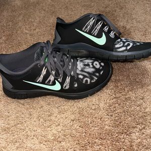 Women’s Nike ID tennis shoes